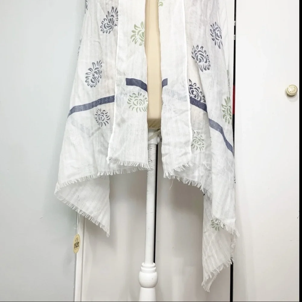 Women’s Scarf Wrap White Floral Lenox Glad Rags